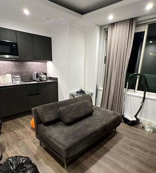 Buy & Sell South West London Earlsfield - South West London - Photos for Modern Sofa