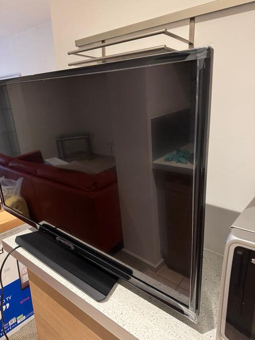 Buy & Sell West Yorkshire Leeds - Photos for New Polaroid 39” LED HD SMART TV