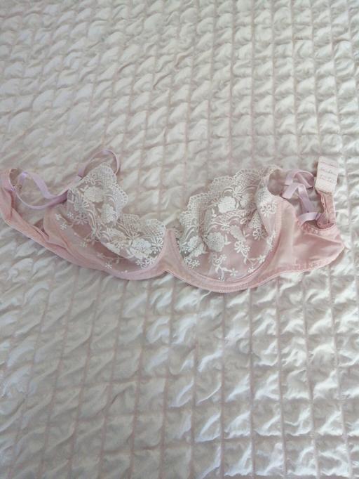 Buy & Sell Wednesfield Wolverhampton - Photos for ladies bra size *40D* says 90 D