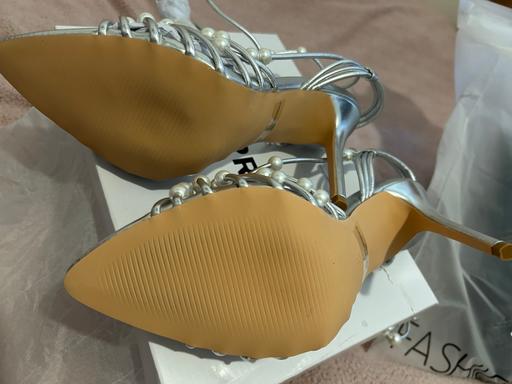 Buy & Sell Hampshire Portsmouth - Photos for Pearl heels