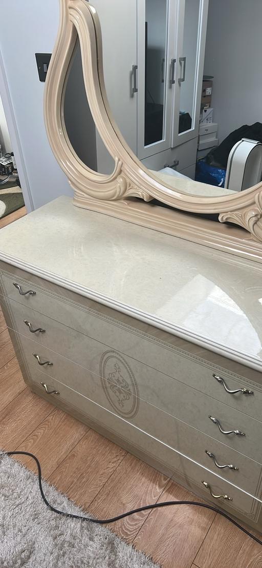 Buy & Sell South East London Croydon - Photos for Chest of draws with mirror