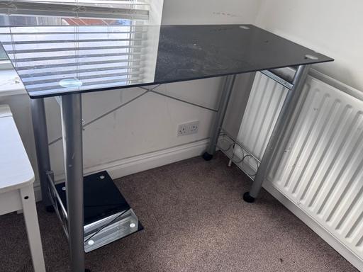 Buy & Sell West Midlands Birmingham - Photos for Glass desk