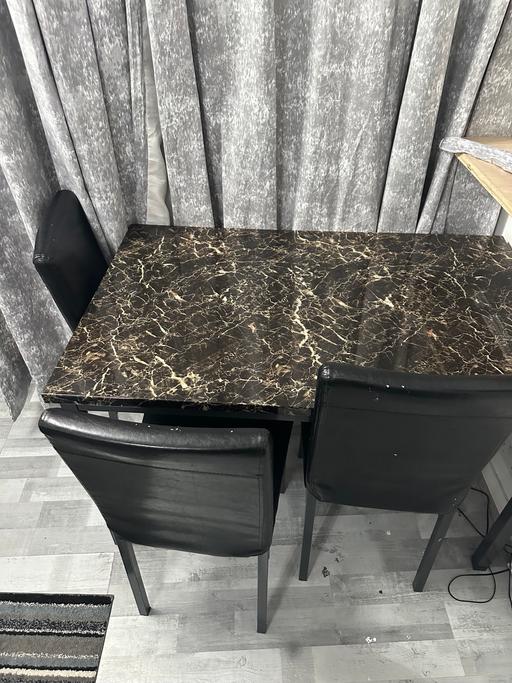 Buy & Sell Essex Epping Forest - Photos for Dining Table
