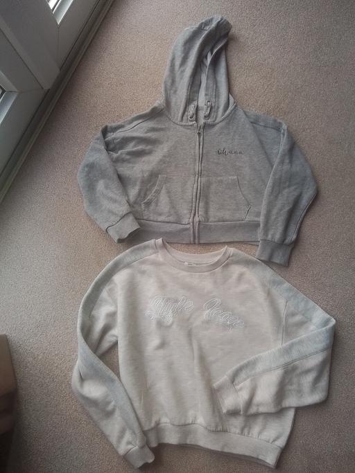 Buy & Sell West Midlands Walsall - Photos for TWO GIRLS SWEAT JUMPER/ZIPPERS