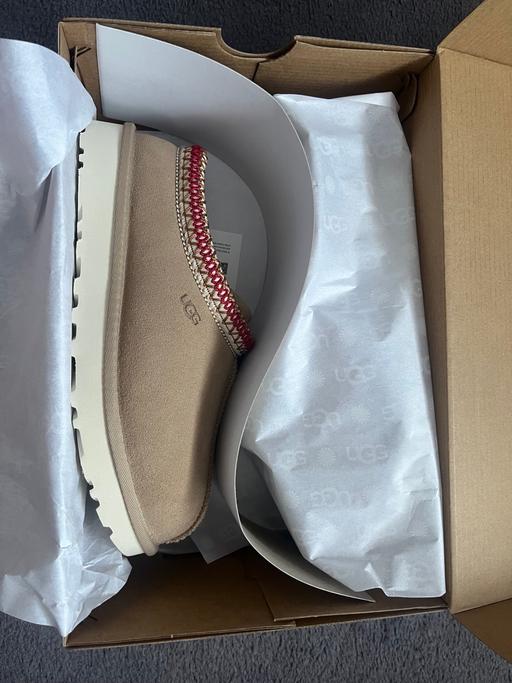 Buy & Sell West London Hillingdon - Photos for New UGG Tasman shoes beige (size 5)