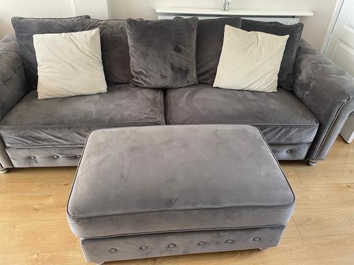 Buy & Sell West Midlands Sandwell - Photos for 4 seater chesterfield sofa (Grey, velvet)