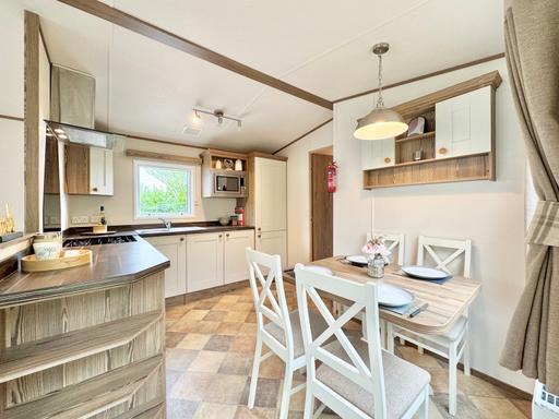 Residential Property Essex Tendring - Photos for CHEAP CARAVAN FOR SALE NEAR THE BEACH IN ESSE