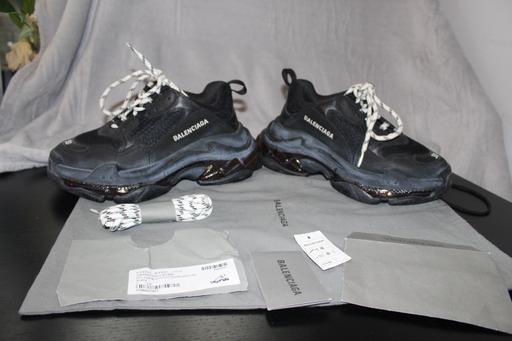 Buy & Sell North London Islington - North London - Photos for Balenciaga ‘Triple S’ Trainers Size 38 (UK 5)