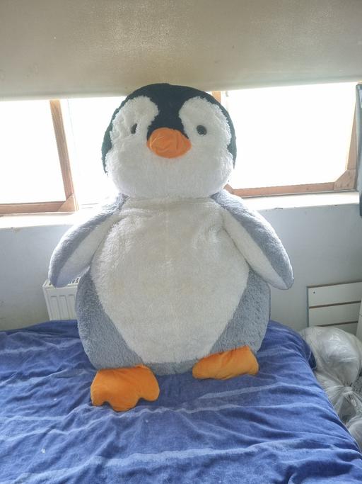 Buy & Sell Essex Braintree - Photos for Giant Penguin Soft Toy