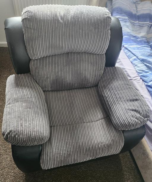 Buy & Sell West Yorkshire Kirklees - Photos for Recliner Sofa Comfy In Excellent Condition