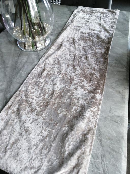 Buy & Sell West Midlands Wolverhampton - Photos for Table runner 84 inches long