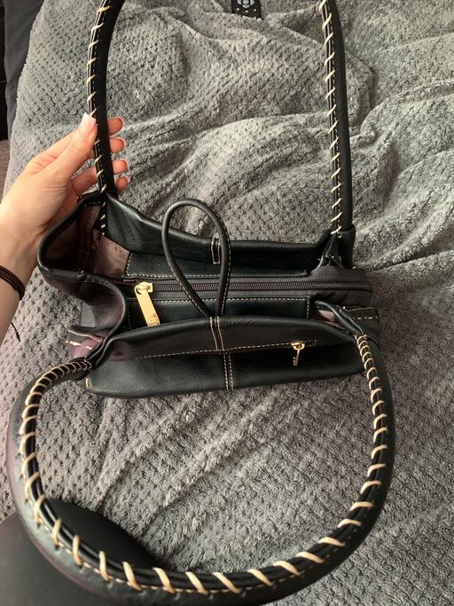 Buy & Sell East London Seven Kings - East London - Photos for Bessie handbag