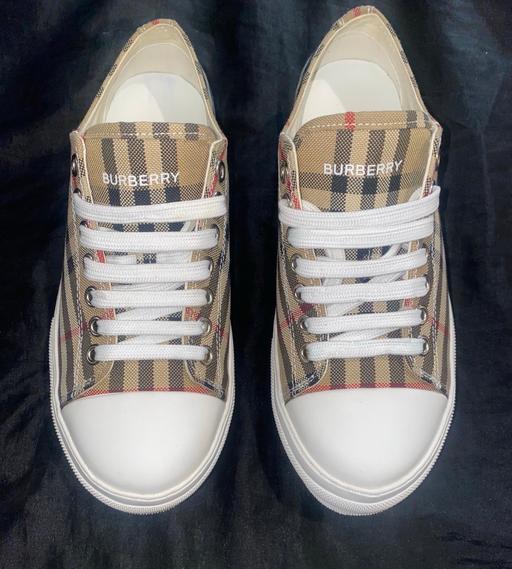 Buy & Sell North London Noel Park - North London - Photos for BURBERRY TRAINERS