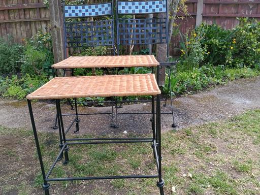 Buy & Sell West Midlands Wolverhampton - Photos for 2x Metal Chais &2x Tables