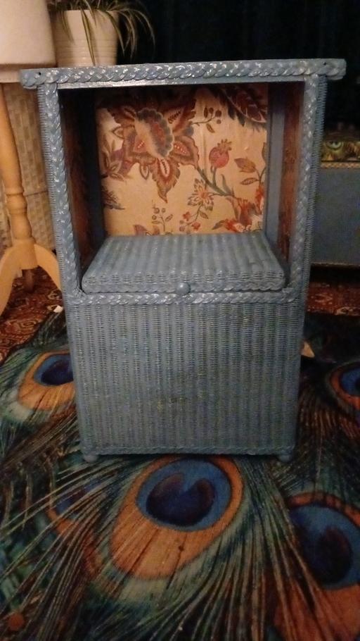 Buy & Sell West Midlands Wolverhampton - Photos for lovely Lloyd loom style bedside table