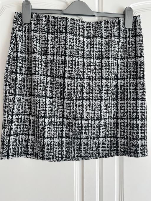 Buy & Sell Ettingshall Park Wolverhampton - Photos for NEW LOOK SKIRT