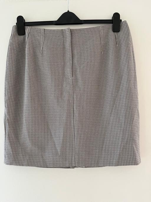 Buy & Sell Ettingshall Park Wolverhampton - Photos for MARKS AND SPENCER’S SKIRT