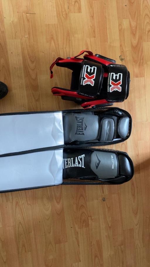 Buy & Sell Bristol Hawkfield Business Park - Bristol - Photos for Boxing gloves and head guards