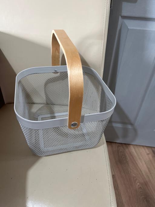 Buy & Sell South Yorkshire Rotherham - Photos for Grey wire basket with wooden handle