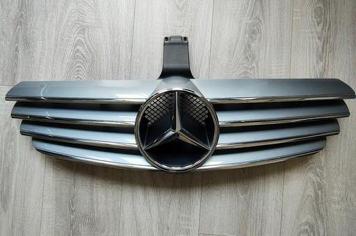 Vehicles Surrey Reigate and Banstead - Photos for Mercedes CLK W209 Front Grill
