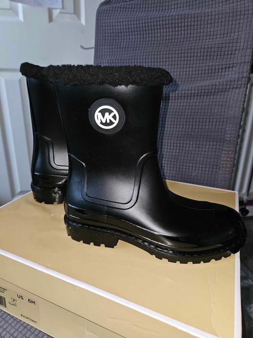 Buy & Sell Bedfordshire Bedford - Photos for Montaigne Faux Shearling-Lined PVC Rain Boot