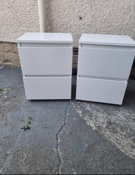 Buy & Sell West Yorkshire Bradford - Photos for 2 white bedside drawers. Good condition