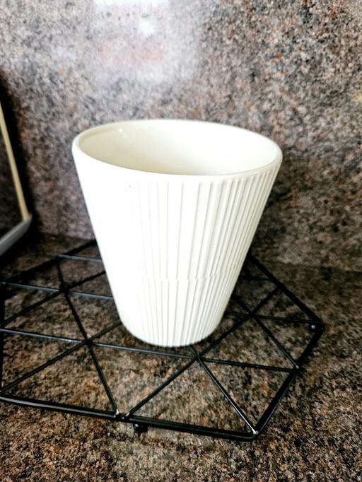 Buy & Sell South Yorkshire Doncaster - Photos for Ceramic plant pot.
