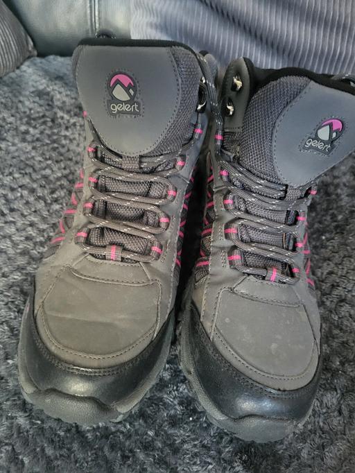 Buy & Sell South Yorkshire Barnsley - Photos for GELERT WALKING BOOTS