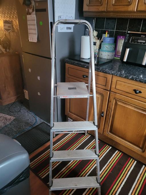 Buy & Sell South Yorkshire Barnsley - Photos for 3 RUNG ALLUMINIUM STEP LADDER