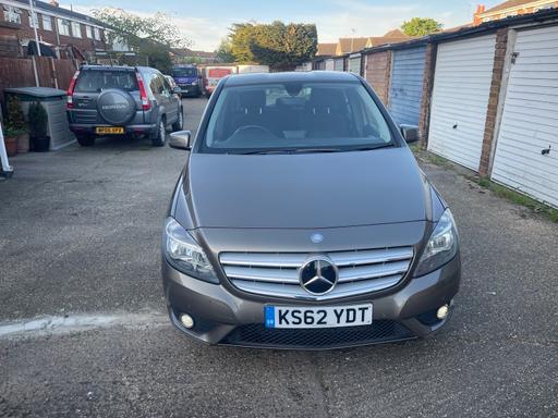 Vehicles Barking and Dagenham Barking - Barking and Dagenham - Photos for B180 MERCEDES -BENZ