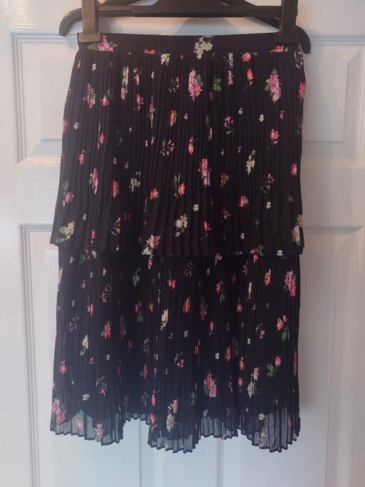Buy & Sell Woodthorpe Charnwood - Photos for Women's black flower skirt size 10
