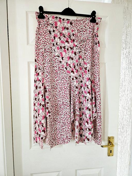 Buy & Sell South Yorkshire Doncaster - Photos for M&S unusual hem skirt, size 18.
