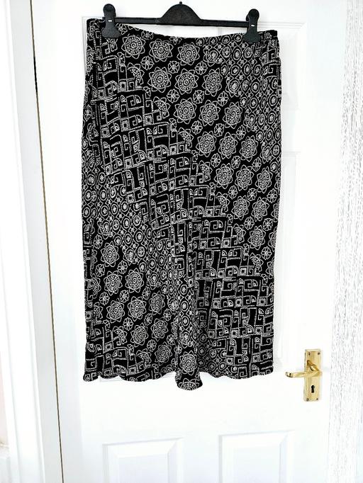 Buy & Sell South Yorkshire Doncaster - Photos for M&S skirt, size 18.