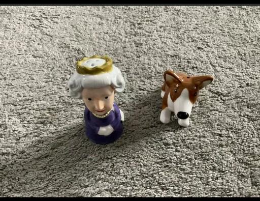 Buy & Sell Greater Manchester Salford - Photos for Queen and Corgi Ceramic Salt and Pepper Set C