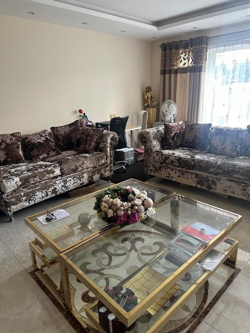 Buy & Sell North West London Childs Hill - North West London - Photos for 2 X Gold coffee tables