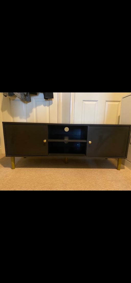 Buy & Sell Windsor and Maidenhead Windsor - Windsor and Maidenhead - Photos for TV cabinet