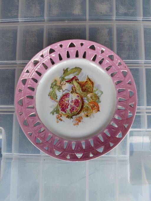 Buy & Sell South East London Shirley - South East London - Photos for VINTAGE FRUIT PLATE. LATTICE CERAMIC.