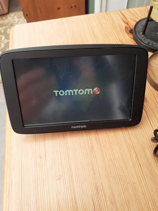Vehicles Bedfordshire Luton - Photos for TomTom Model 4BA63 (LU33BY)