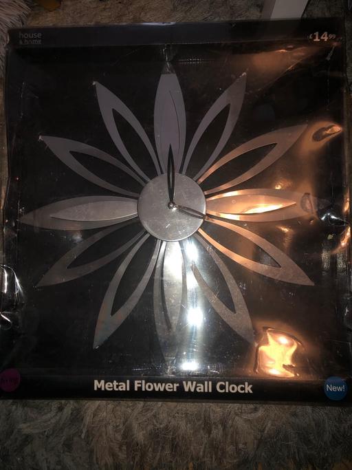 Buy & Sell West Midlands Wolverhampton - Photos for BNIB Flower clock