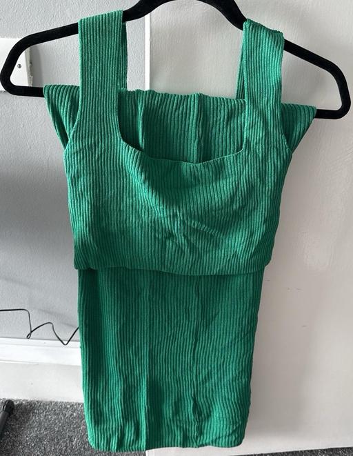 Buy & Sell West London Maida Vale - West London - Photos for Green pleated long skirt ,matching crop top