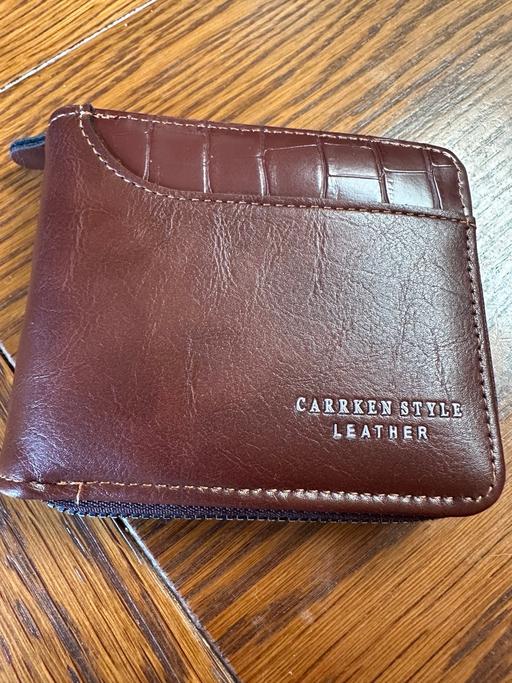 Buy & Sell West Midlands Wolverhampton - Photos for 1 Mens Carrken style Leather zip wallet