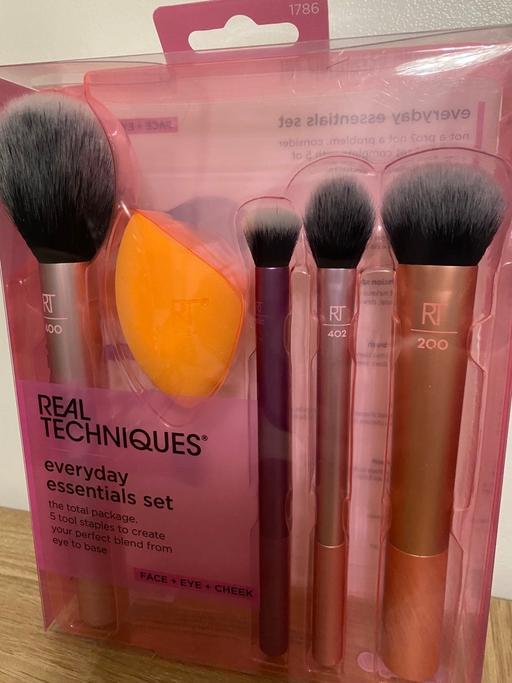 Buy & Sell Merseyside Saint Helens - Photos for New Real Techniques Make Up Brush Set