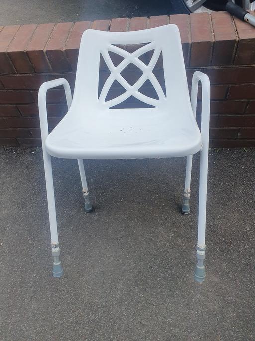 Buy & Sell West Midlands Dudley - Photos for White Extendable Shower Chair, Good Condition