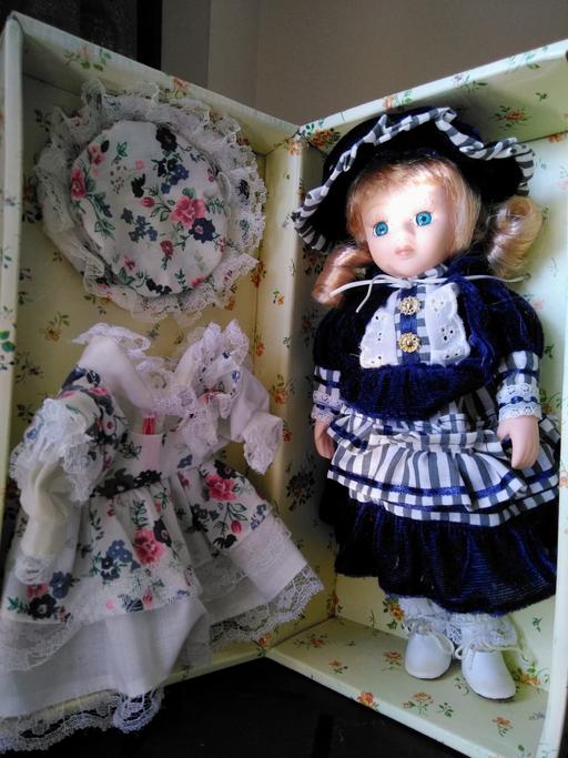 Buy & Sell Kent Tunbridge Wells - Photos for Doll