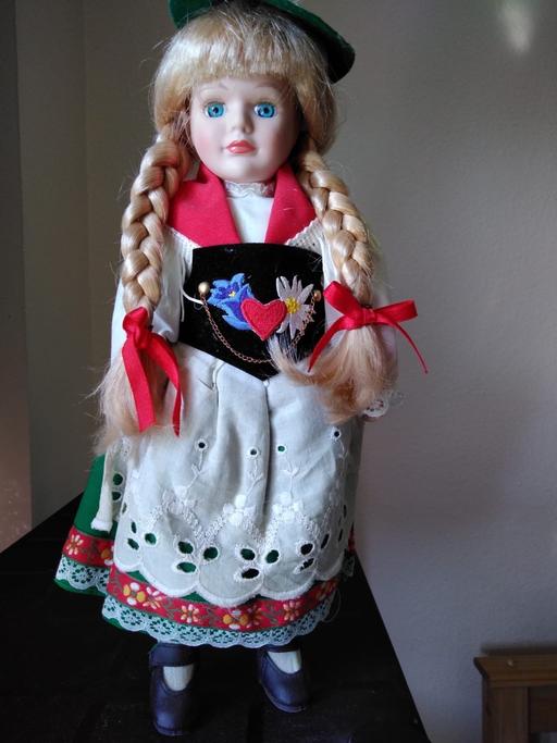 Buy & Sell Kent Tunbridge Wells - Photos for Doll