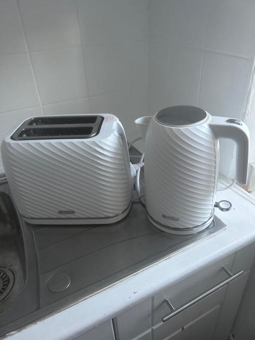 Buy & Sell South Yorkshire Barnsley - Photos for Kettle and toaster set ex condition
