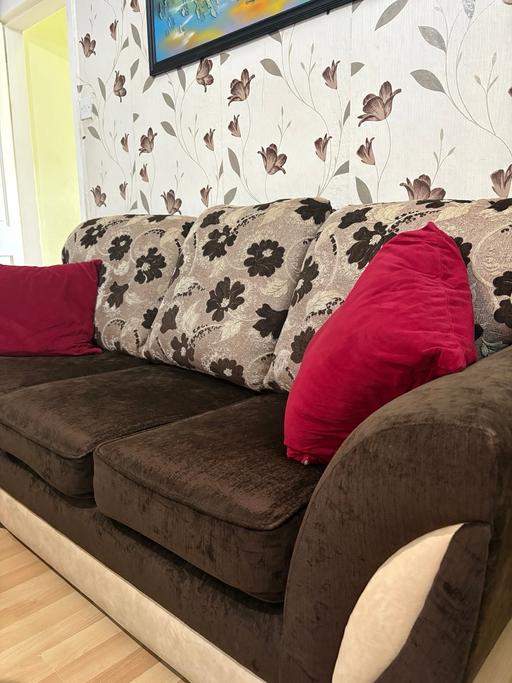 Buy & Sell Lancashire Pendle - Photos for 3 seater fabric sofa with matching armchairs