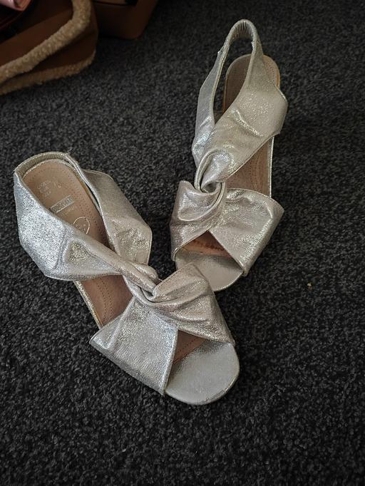 Buy & Sell Worcestershire Redditch - Photos for silver wide fit heels size 6