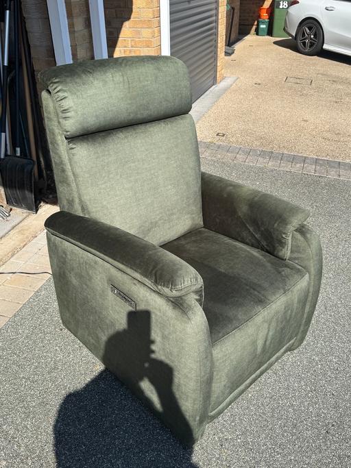 Buy & Sell Essex Thurrock - Essex - Photos for Italian Hand Made Power Rec Chair Lift & Tilt