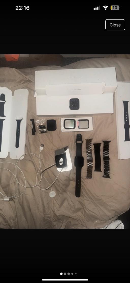 Buy & Sell Wythenshawe Manchester - Photos for Series 5 Apple Watch bundle